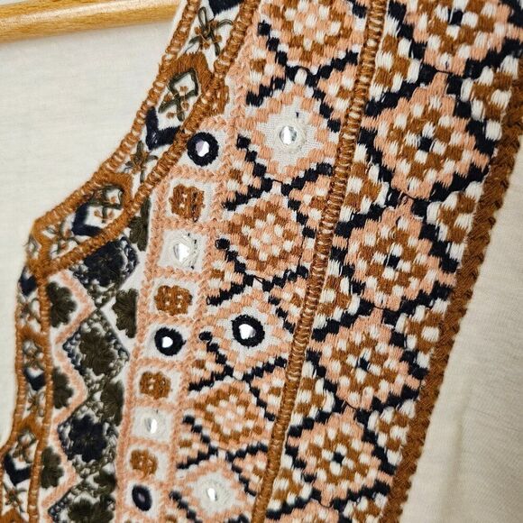 EUC CHICO'S LINEN BLEND EMBELLISHED SPLIT V SCOOP NECK BOHO TOP SIZE 2 WMNS L - Picture 6 of 13